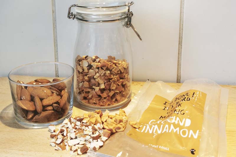 Toppings til havregrød med æble-kanel