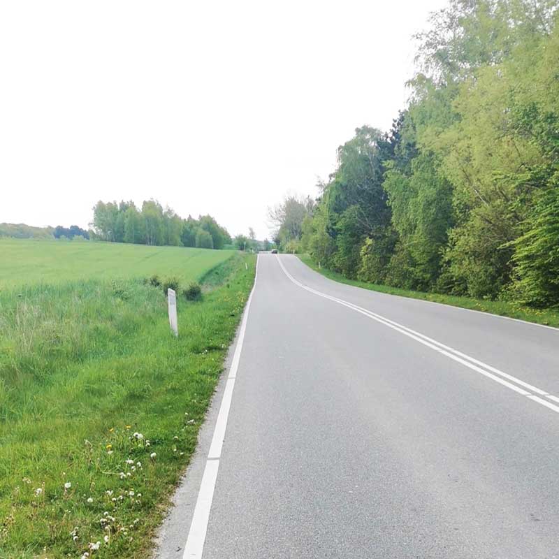 Fjordstien (etape 5) langs landevejen mod Jægerspris