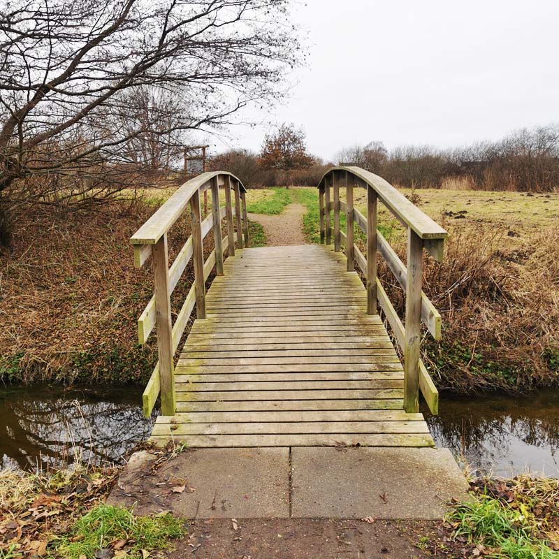 Vestsjællands Kyst (etape 2) træbro over å på vej ind mod Gørlev